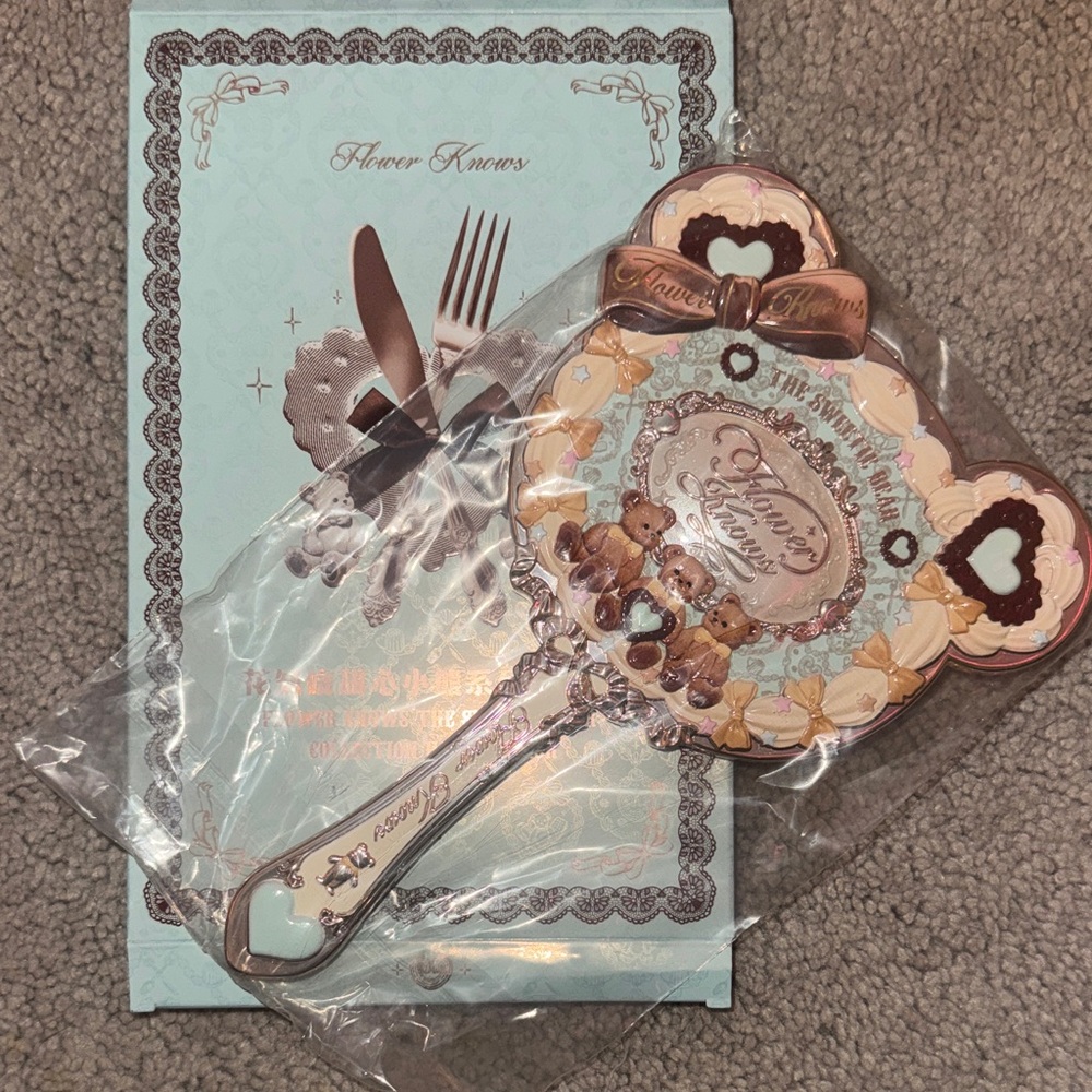 Flower Knows Bear Shaped Makeup Mirror - Brown